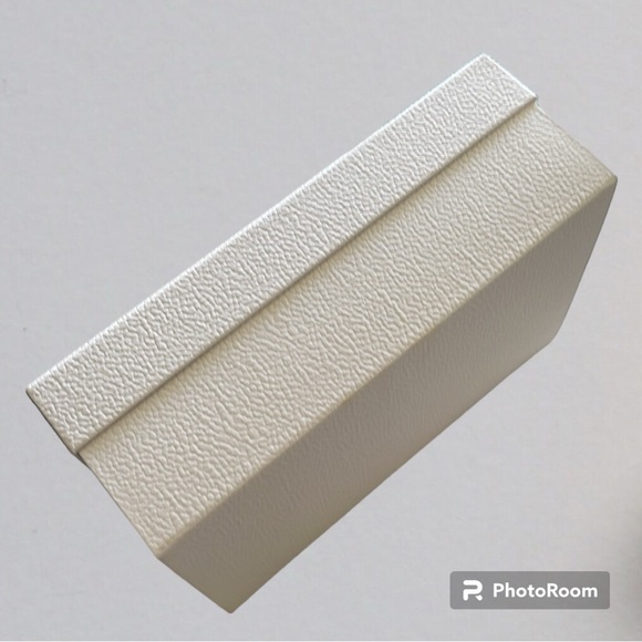 Dior White Pebble Gold Lettering Gift Box With Lid Large - Picture 7 of 9